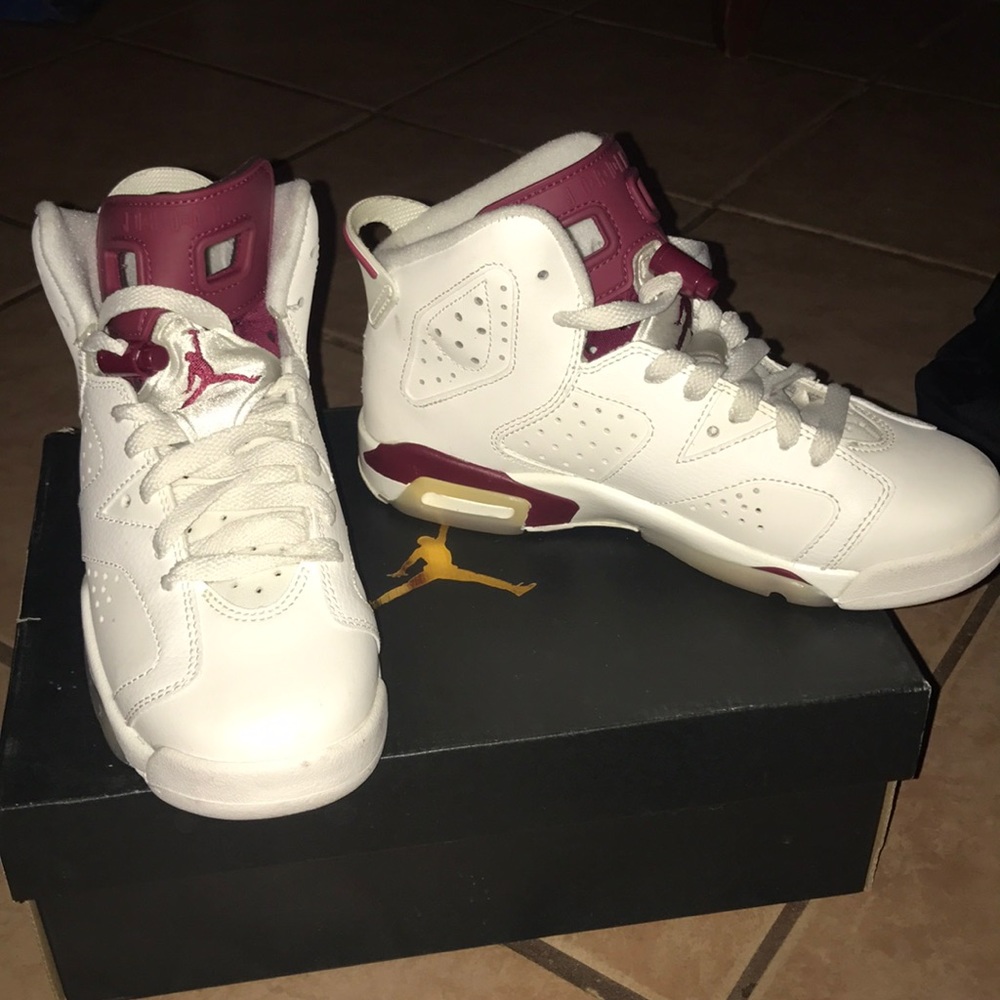Air jordan maroon 6